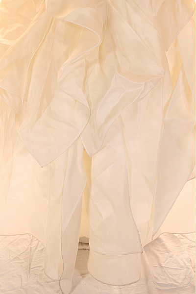 Šaty Hedvábné Bílé Second hand Vel. 42