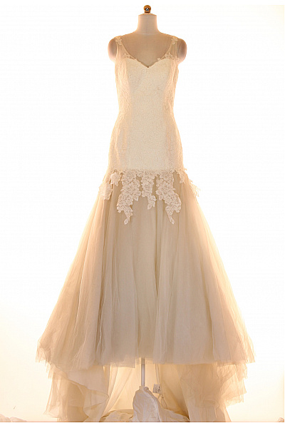 Svatební šaty  Šaty Bílé