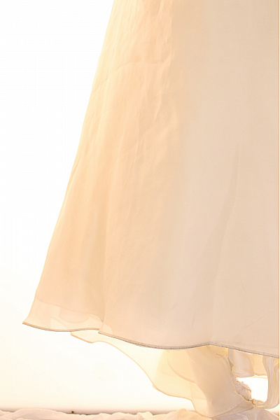 Šaty Hedvábné Béžové | Unimoda | obrázek 4