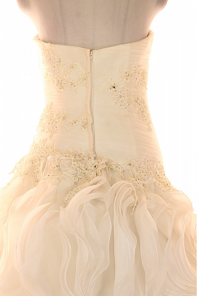 Svatební šaty  Šaty Bílé