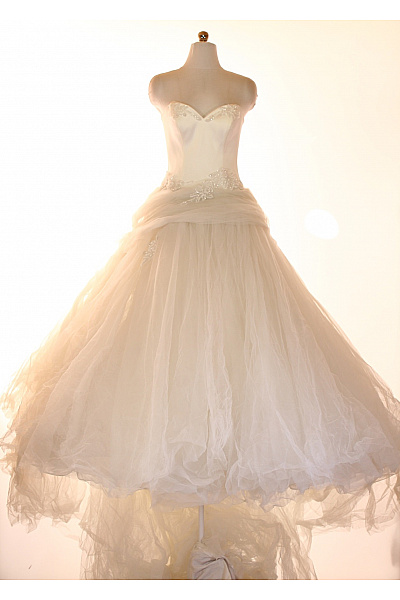 Svatební Dlouhé Princeznovské Tylové šaty Bez Rukávů S Vlečkou Velikost IT 42