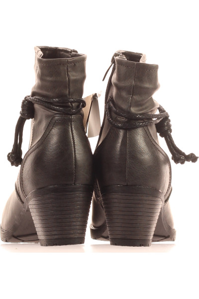 Dámské kožené kotníkové boty s podpatkem a šněrováním