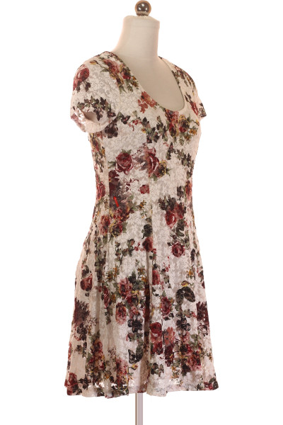 Letní šaty s květinovým vzorem a volánky APRICOT