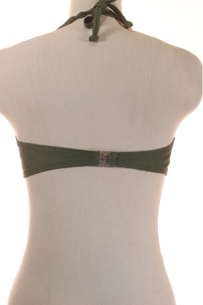 Bandážový bikini top v olivové zeleni s texturou, letní styl