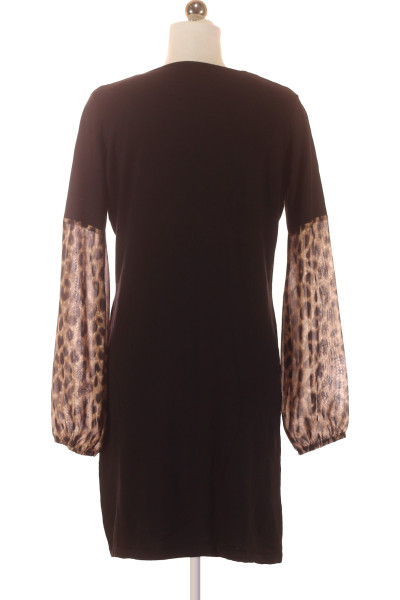 Elegantní pletené šaty s leopardím vzorem a širokými rukávy