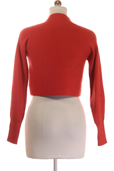 Dámský červený svetr s vysokým límcem a dlouhým rukávem pro podzim
