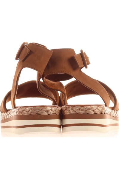 Letní platformové sandály MARCO TOZZI v hnědém odstínu s pleteným detailem