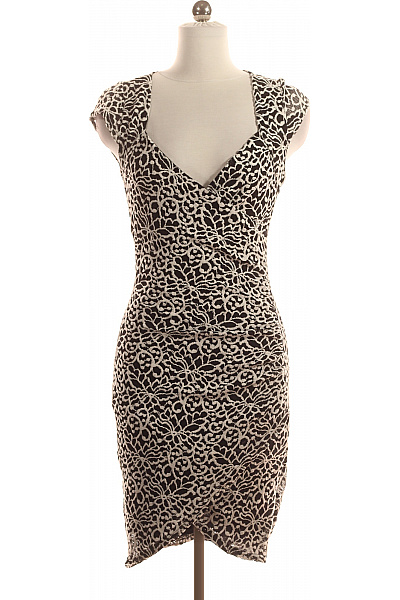 Lipsy Pouzdrové šaty  Šaty Černobílé