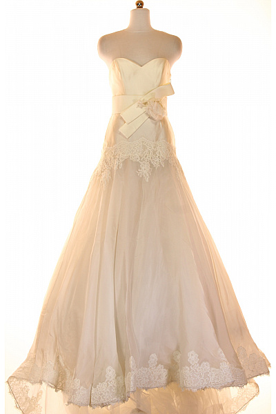 Svatební šaty  Šaty Béžové