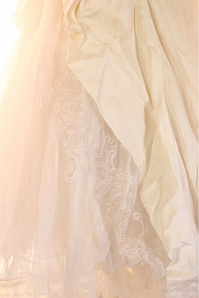 Svatební šaty  Šaty Béžové