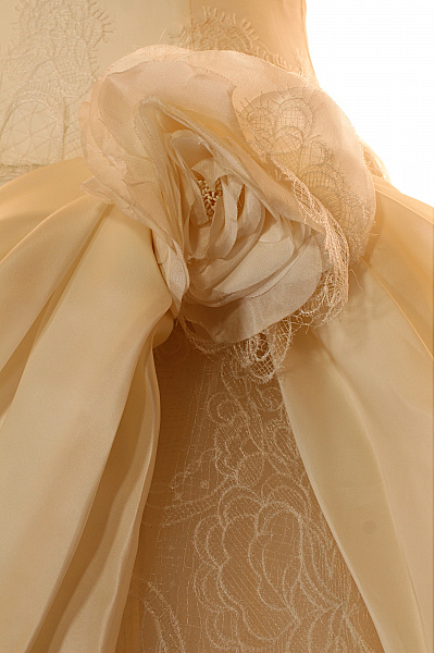 Šaty Béžové Vel. 38