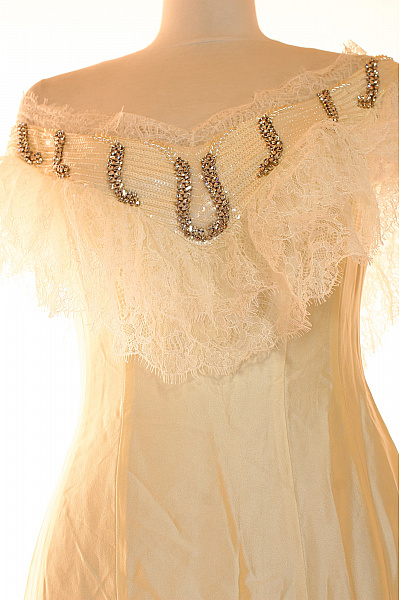 Šaty Béžové Vel. 40