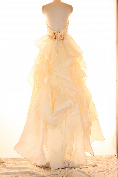 Šaty Hedvábné Béžové Outlet