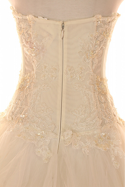 Svatební šaty  Šaty Béžové