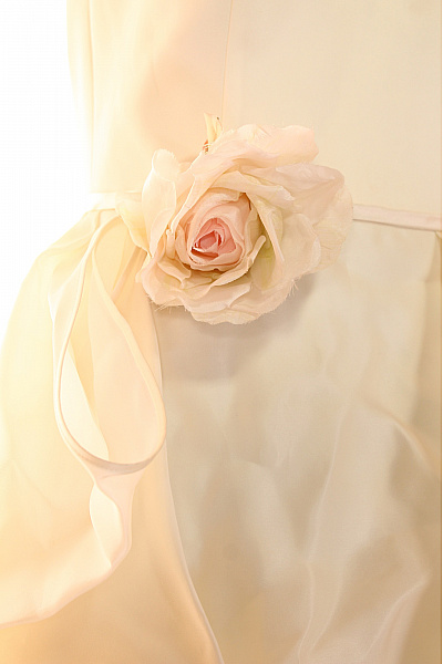 Šaty Hedvábné Béžové Vel. 40 | Unimoda | obrázek 7