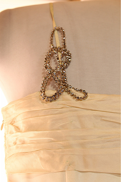 Šaty Béžové Vel. 40 | Unimoda | obrázek 4