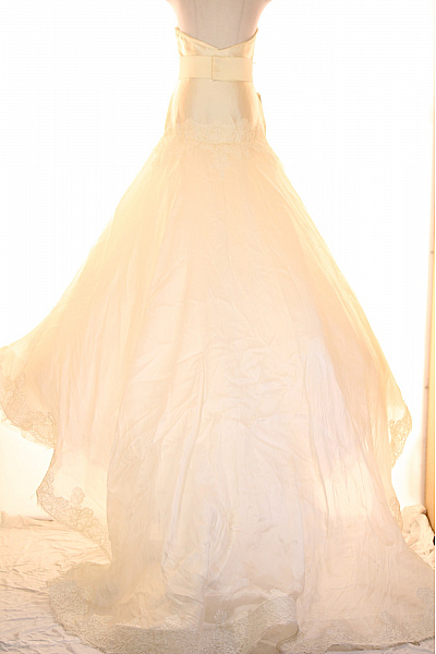 Šaty Bílé Vel. 42 | Unimoda | obrázek 3