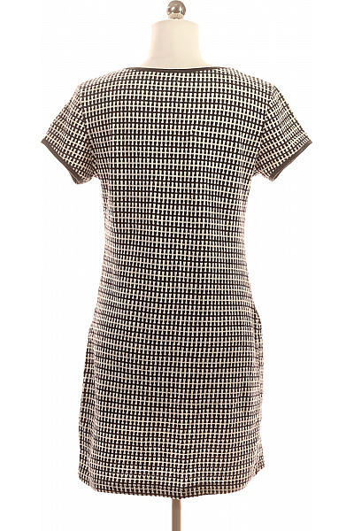 Dámské pletené šaty černobílé s krátkým rukávem a kapsami Vel. M | Unimoda | obrázek 2