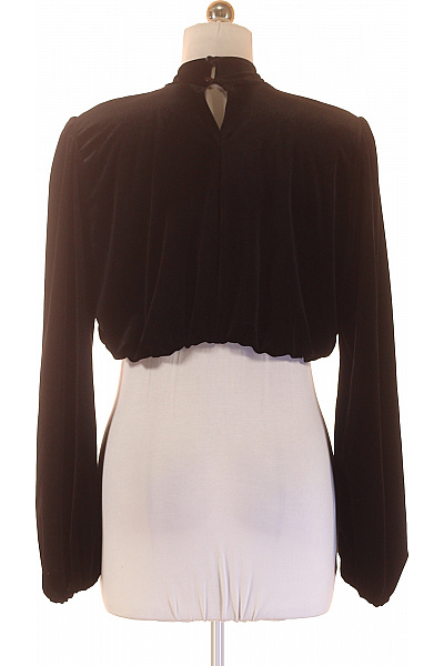 Černý sametový crop top s dlouhým rukávem a stojáčkem Vel. XXL | Unimoda | obrázek 3