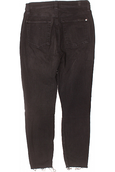 Dámské černé strečové džíny zkrácené s roztřepenými nohavicemi Velikost S | Unimoda | obrázek 2