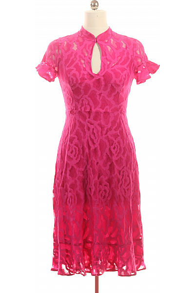 Růžové krajkové šaty s krátkým rukávem a stojáčkem Vel. XS | Unimoda | obrázek 2