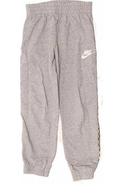 Nike Dětské chlapecké šedé tepláky s logem a barevným bočním lemem Vel. 110/116 | Nike | obrázek 2