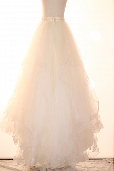 Dámská polyesterová bílá svatební dlouhá volná sukně s volánky Vel. 6 | Unimoda | obrázek 2