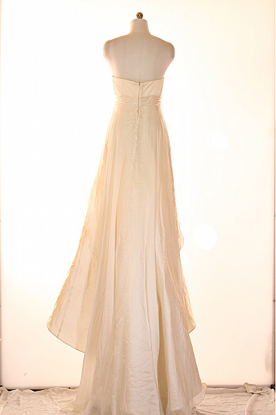 Dámské Hedvábné Svatební Šaty Béžové Dlouhé Elegantní Bez Rukávů Vel. IT 44 | Unimoda | obrázek 2