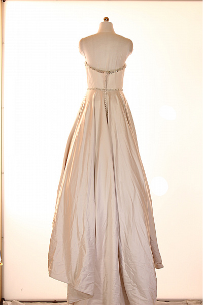 Dámské dlouhé společenské svatební šaty saténové bez rukávů s páskem Velikost 36 | Unimoda | obrázek 2