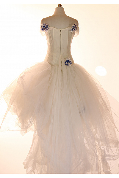 Bílé svatební šaty tylové korzetové asymetrické s vlečkou polyesterové Vel. IT 44 | Unimoda | obrázek 2