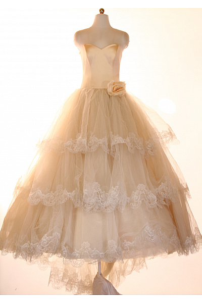 Svatební šaty Dlouhé Béžové Tylové Krajkové Saténové Princeznovské Vrstvené Velikost 44