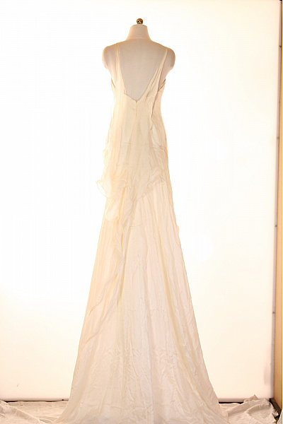 Dlouhé hedvábné svatební šaty na ramínka korzetové vrstvené krémové Vel. IT 44 | Unimoda | obrázek 2
