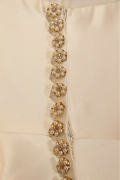 Bílé dlouhé saténové svatební šaty bez rukávů jednoduché vintage Velikost 36 | Unimoda | obrázek 3