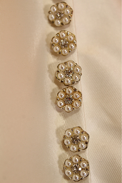 Bílé dlouhé saténové svatební šaty bez rukávů jednoduché vintage Velikost 36 | Unimoda | obrázek 4