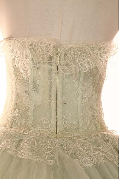 Dámské svatební dlouhé šaty korzetové tylové krajkové pastelové Vel. IT 42 | Unimoda | obrázek 4