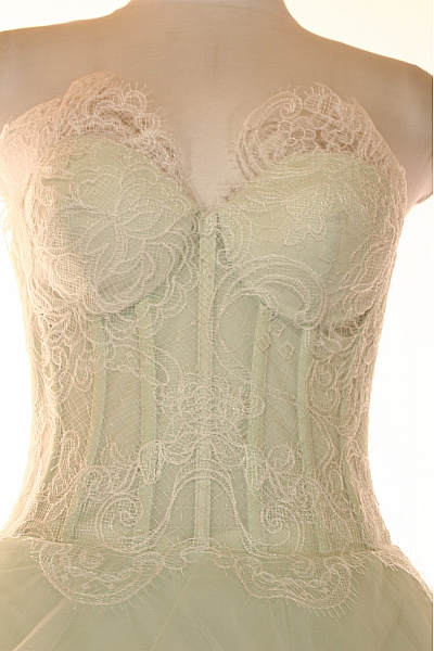 Dámské svatební dlouhé šaty korzetové tylové krajkové pastelové Vel. IT 42 | Unimoda | obrázek 5