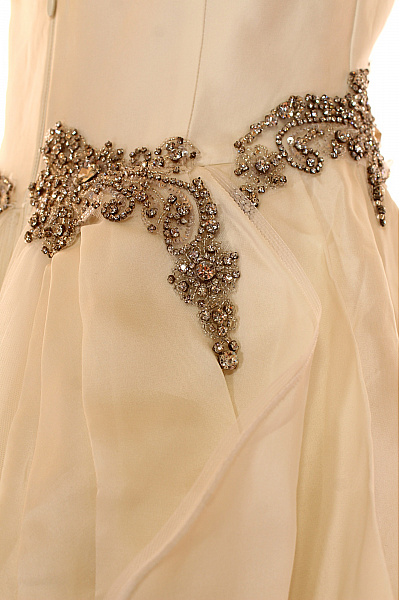 Svatební Hedvábné Dlouhé Šaty Bez Rukávů Korzetové Princeznovské Elegantní S Vlečkou Vel. IT 44 | Unimoda | obrázek 5