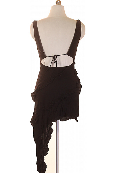 Bershka dámské černé šaty s volánky asymetrické s výstřihem do V s mašlí Velikost S | Bershka | obrázek 2