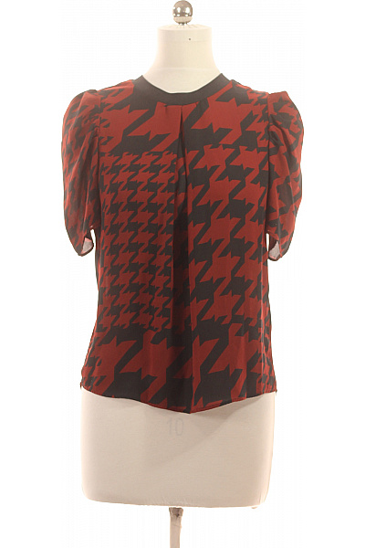 Next Dámská halenka s krátkým rukávem a potiskem červená Velikost 40 | Next | obrázek 2