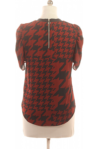 Next Dámská halenka s krátkým rukávem a potiskem červená Velikost 40 | Next | obrázek 3