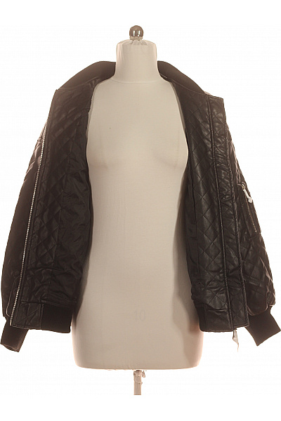 boohoo Černá prošívaná bomber bunda oversize | boohoo | obrázek 4