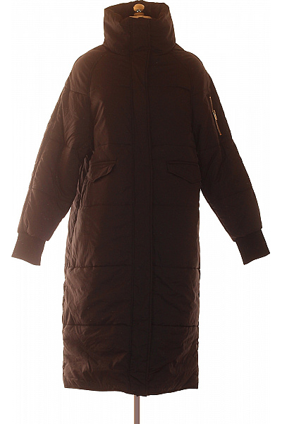 boohoo Černá dlouhá prošívaná zimní bunda puffer oversize | boohoo | obrázek 2