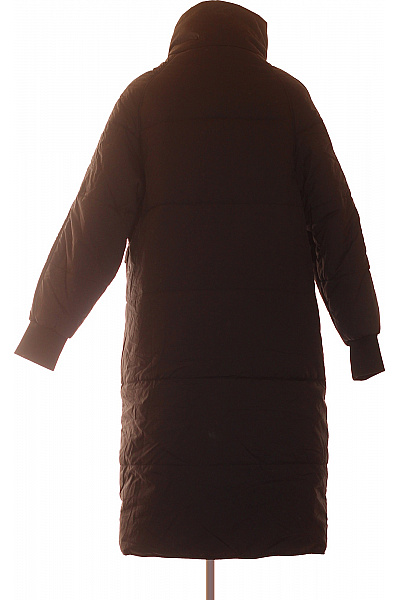 boohoo Černá dlouhá prošívaná zimní bunda puffer oversize | boohoo | obrázek 3