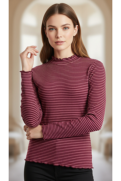 Dámské Tričko S Potiskem Fialové Garcia Second Hand Vel. S