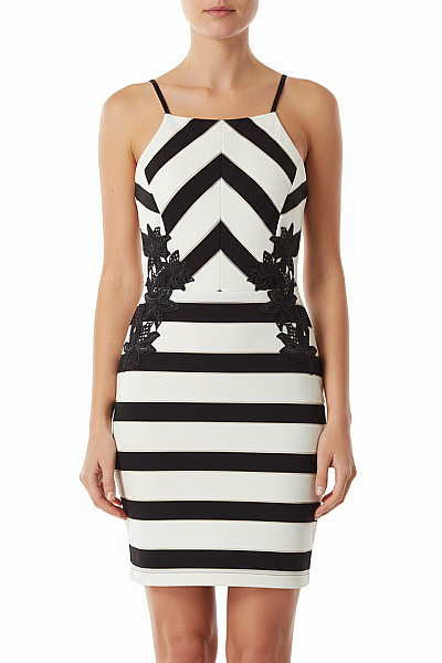 Lipsy Šaty Černobílé Vel.  38