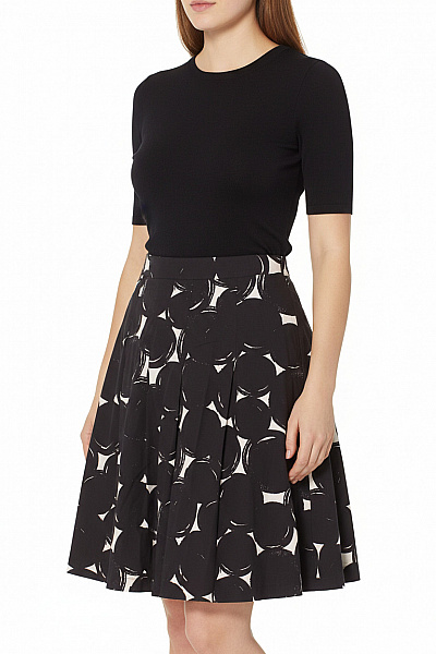  Sukně áčková Černá Vel. 40