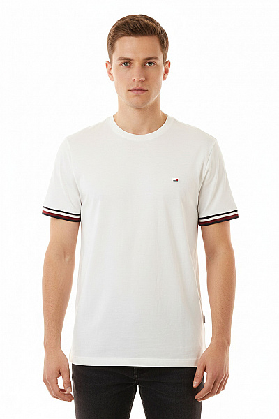 TOMMY HILFIGER Pánské Bílé Tričko S Krátkým Rukávem A Pruhy Na Lemu Velikost M