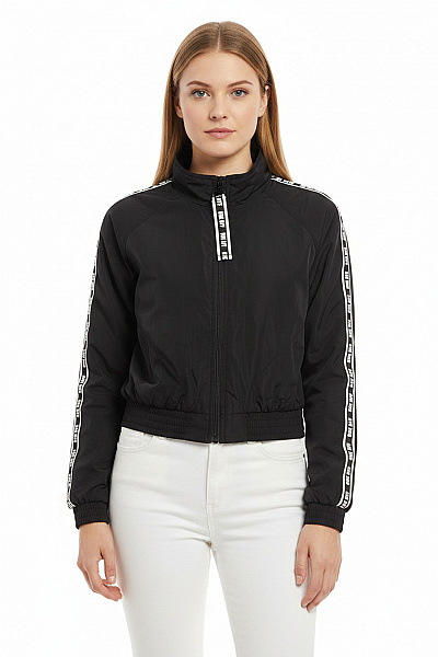 Bershka Dámská černá Bomber Bunda Krátká Se Zipem Vel. M