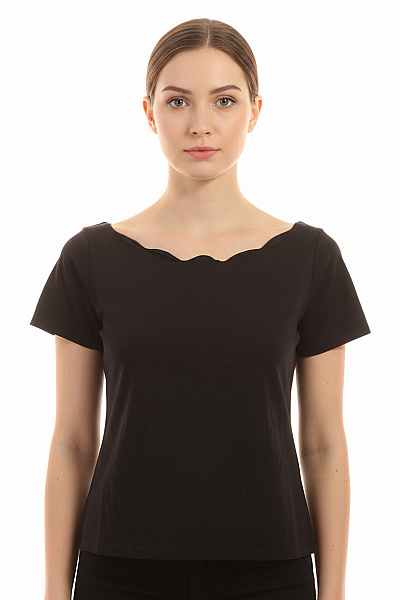 Dámské Tričko černé S Krátkým Rukávem A Lodičkovým Výstřihem Vel. EU 38