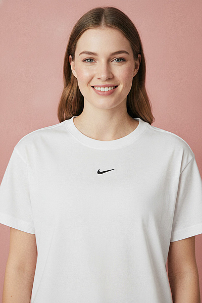 Nike Dámské Tričko S Krátkým Rukávem Basic Jednobarevné Velikost L